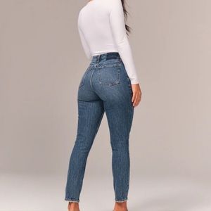 A&F Curve Love The Skinny High Rise